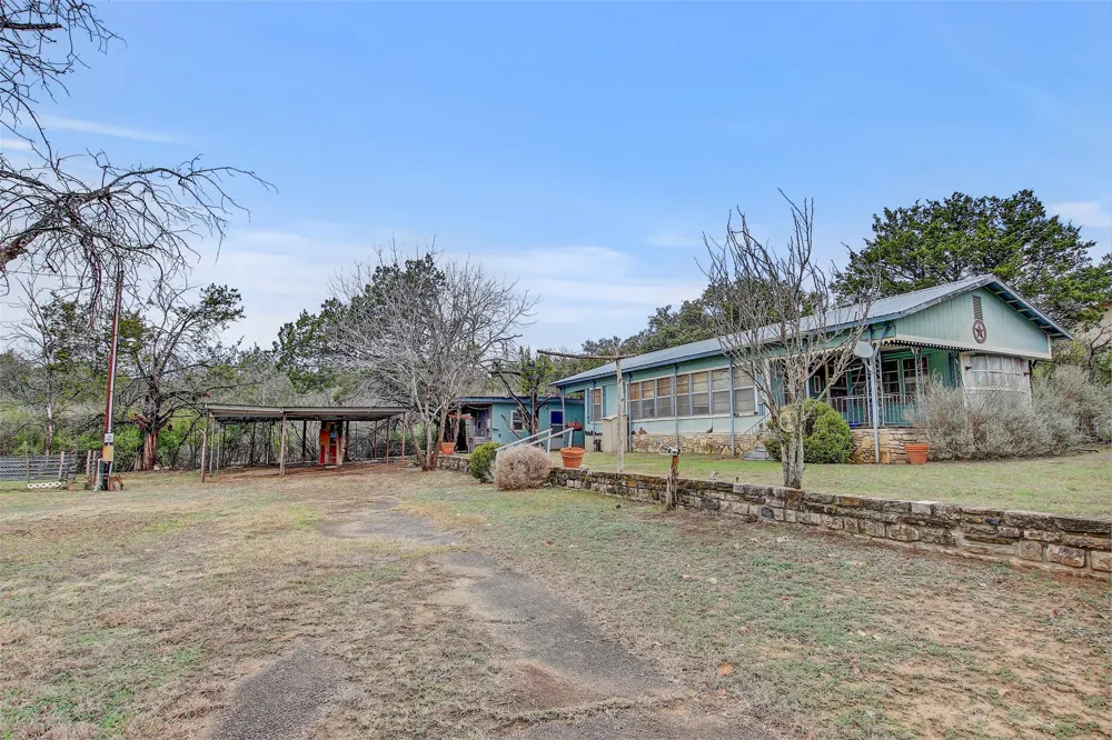 205 Singleton Drive Spicewood, TX 78669
