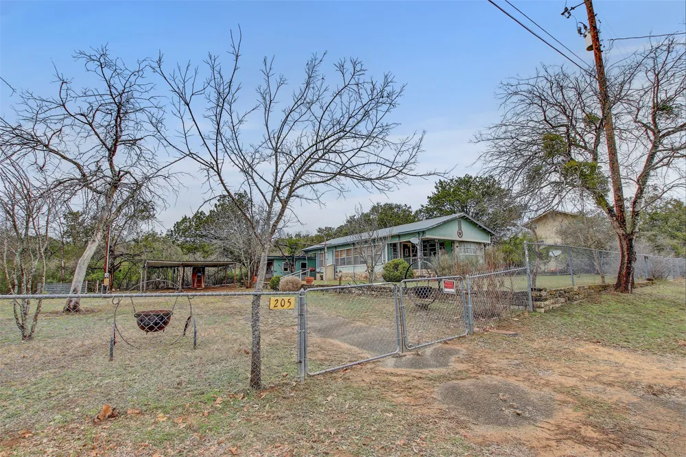 205 Singleton Drive Spicewood, TX 78669