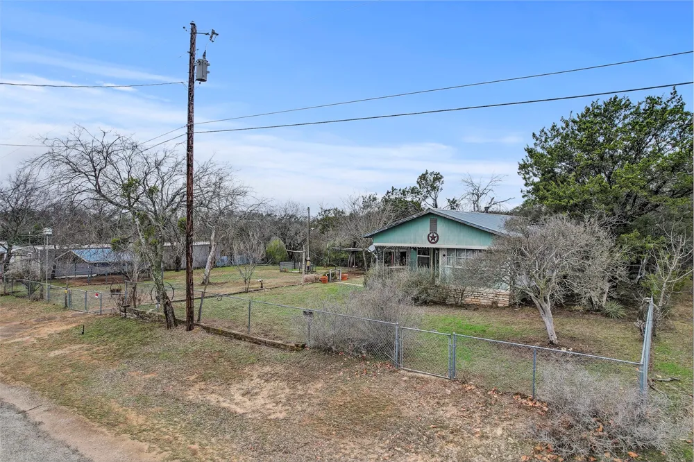 205 Singleton Drive Spicewood, TX 78669