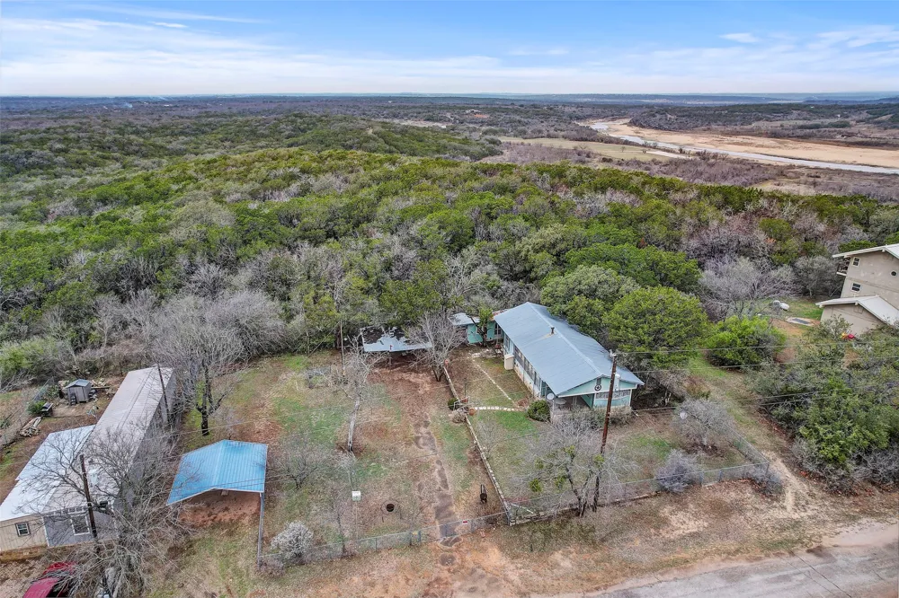 205 Singleton Drive Spicewood, TX 78669