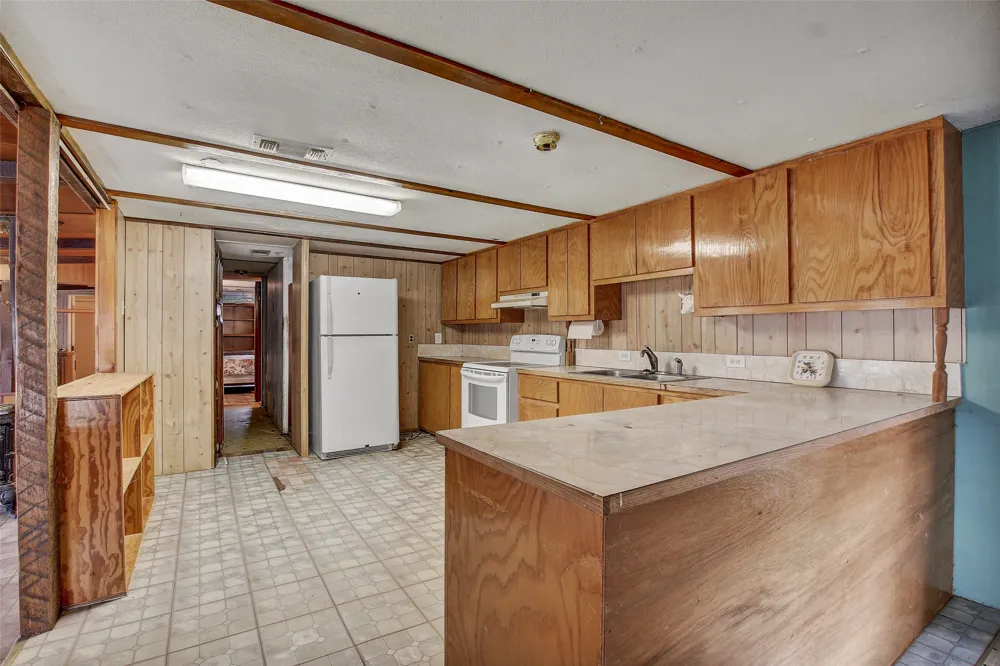205 Singleton Drive Spicewood, TX 78669