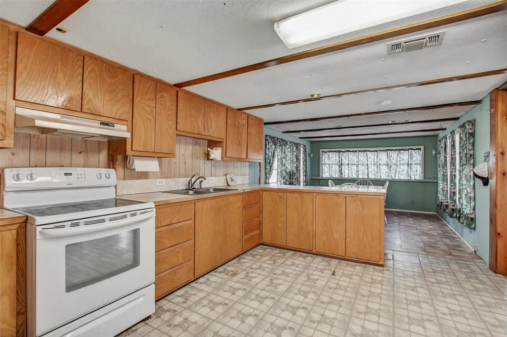 205 Singleton Drive Spicewood, TX 78669