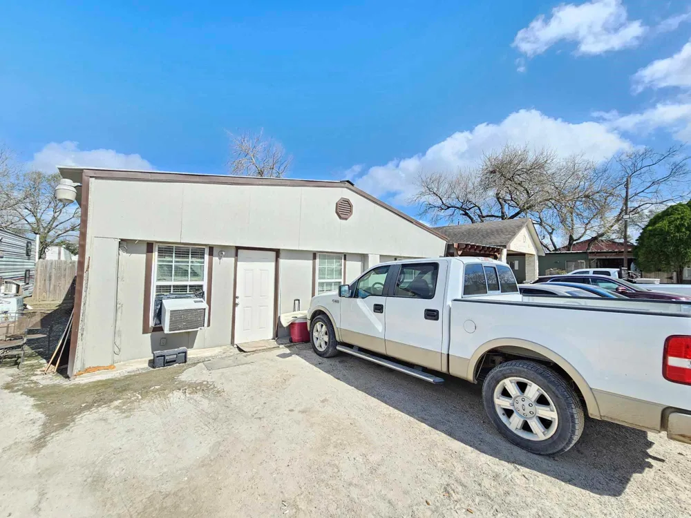 1502 Jenkins Road Pasadena, TX 77506