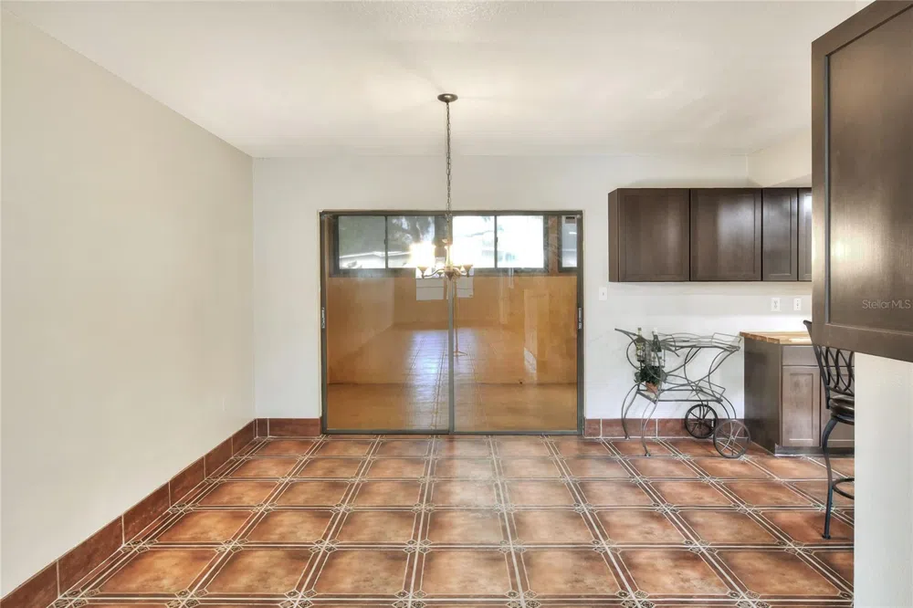 1880 CRYSTAL LAKE DRIVE #4 Lakeland, FL 33801