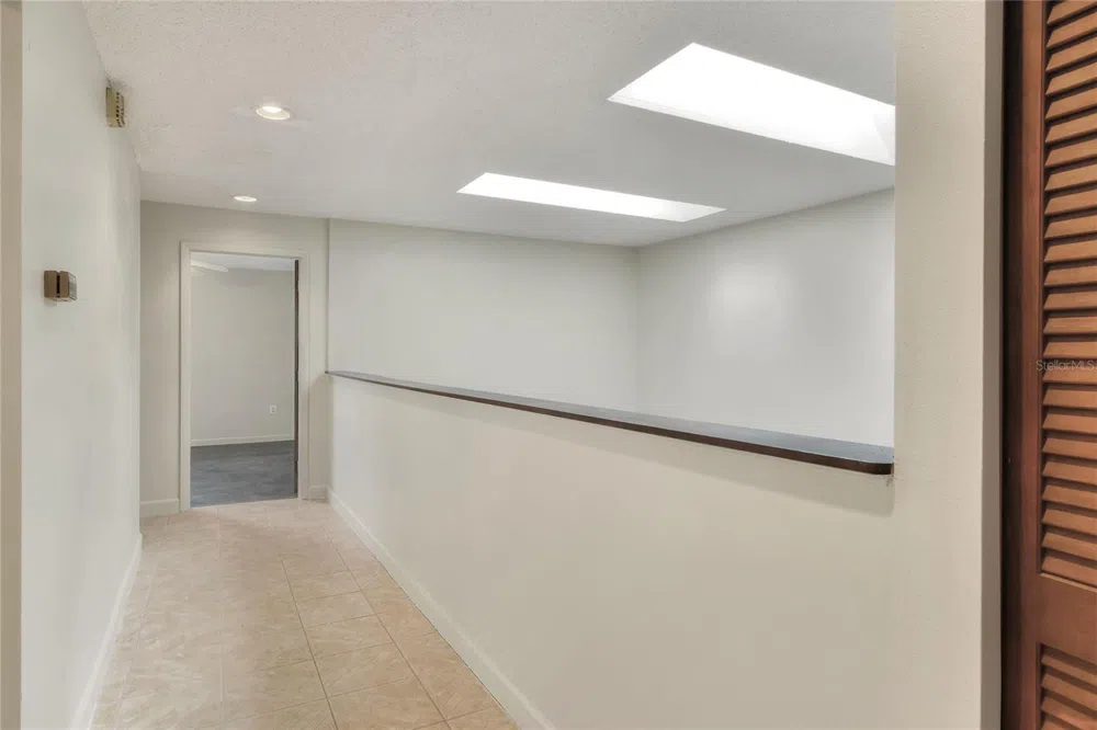 1880 CRYSTAL LAKE DRIVE #4 Lakeland, FL 33801