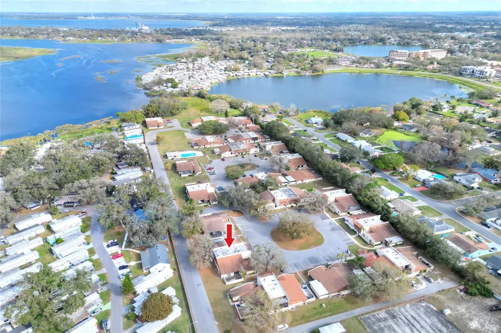 1880 CRYSTAL LAKE DRIVE #4 Lakeland, FL 33801