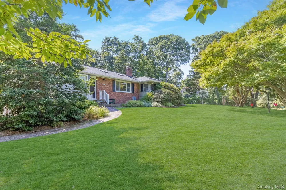 485 Pine Road Southold, NY 11971