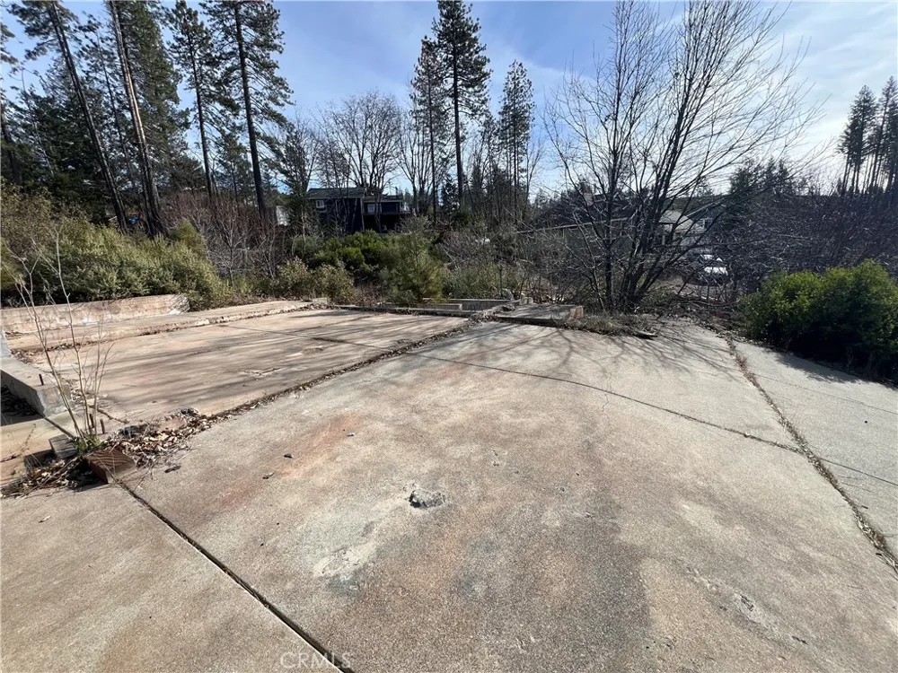 16090 Maple Street Cobb, CA 95426