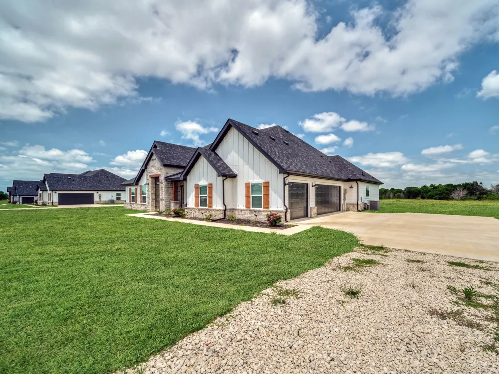 2544 W FM 1566 Celeste, TX 75423