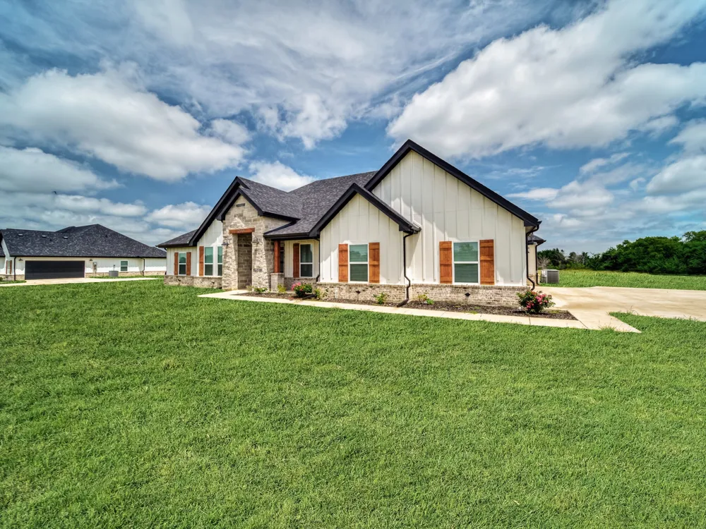 2544 W FM 1566 Celeste, TX 75423
