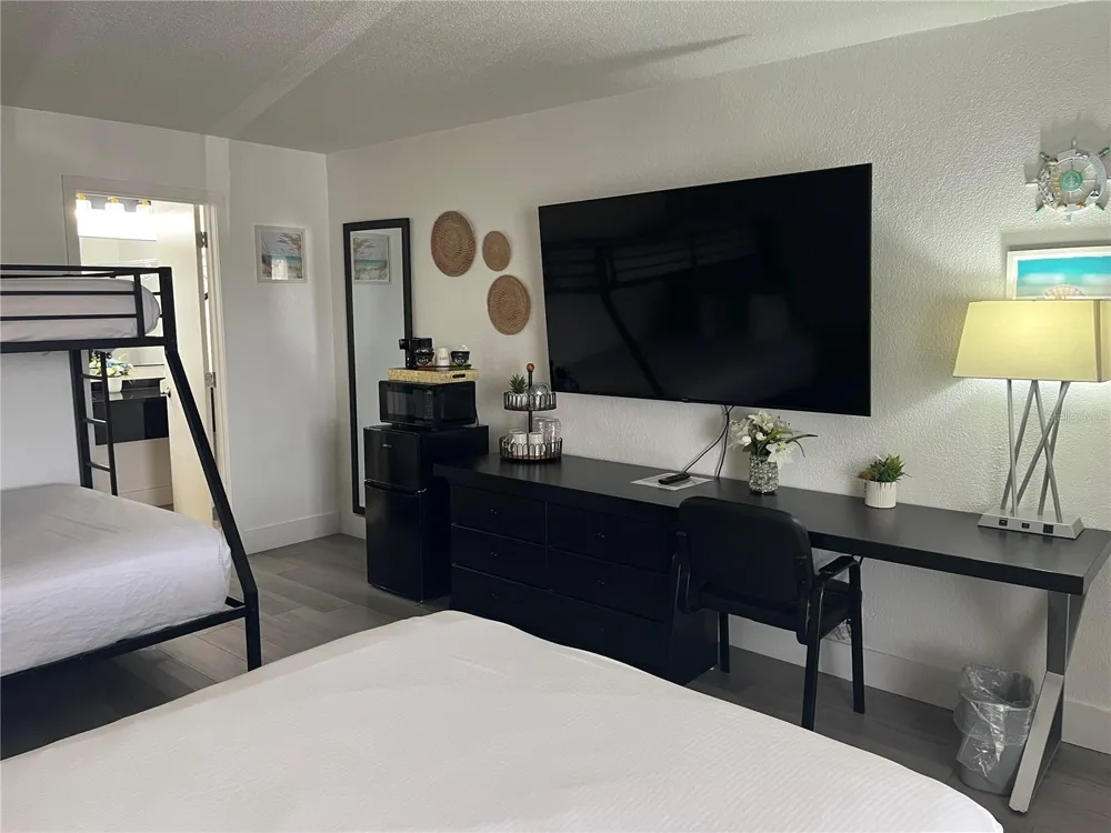 7150 TAMIAMI TRAIL #S510 Sarasota, FL 34243