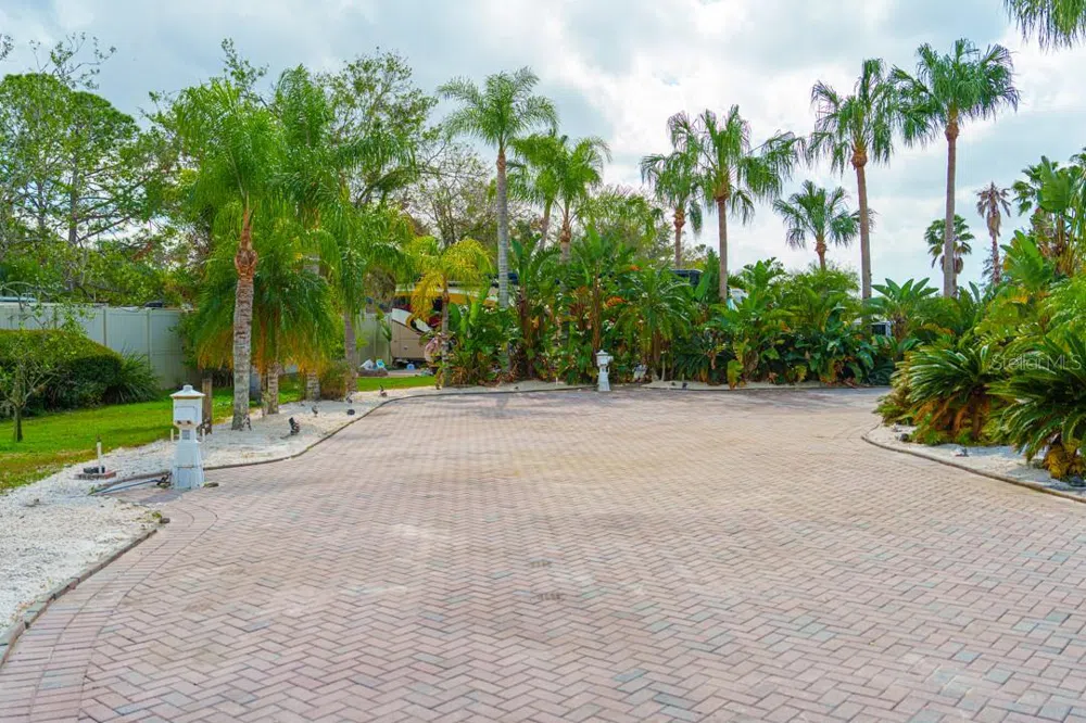 6861 AMANDA VISTA CIRCLE Land O Lakes, FL 34637