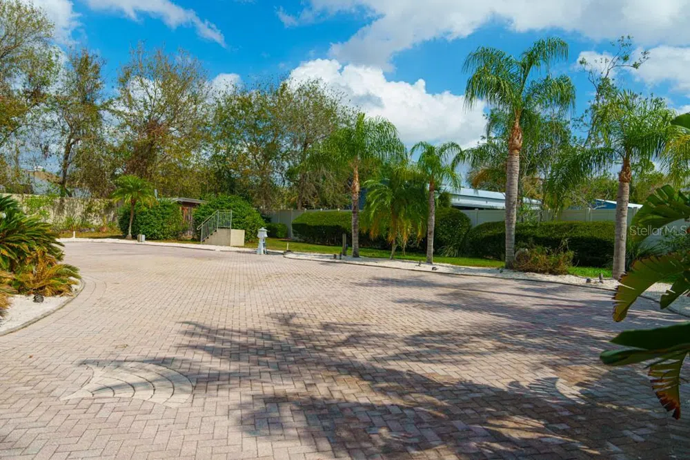 6861 AMANDA VISTA CIRCLE Land O Lakes, FL 34637