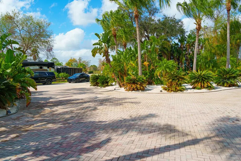 6861 AMANDA VISTA CIRCLE Land O Lakes, FL 34637
