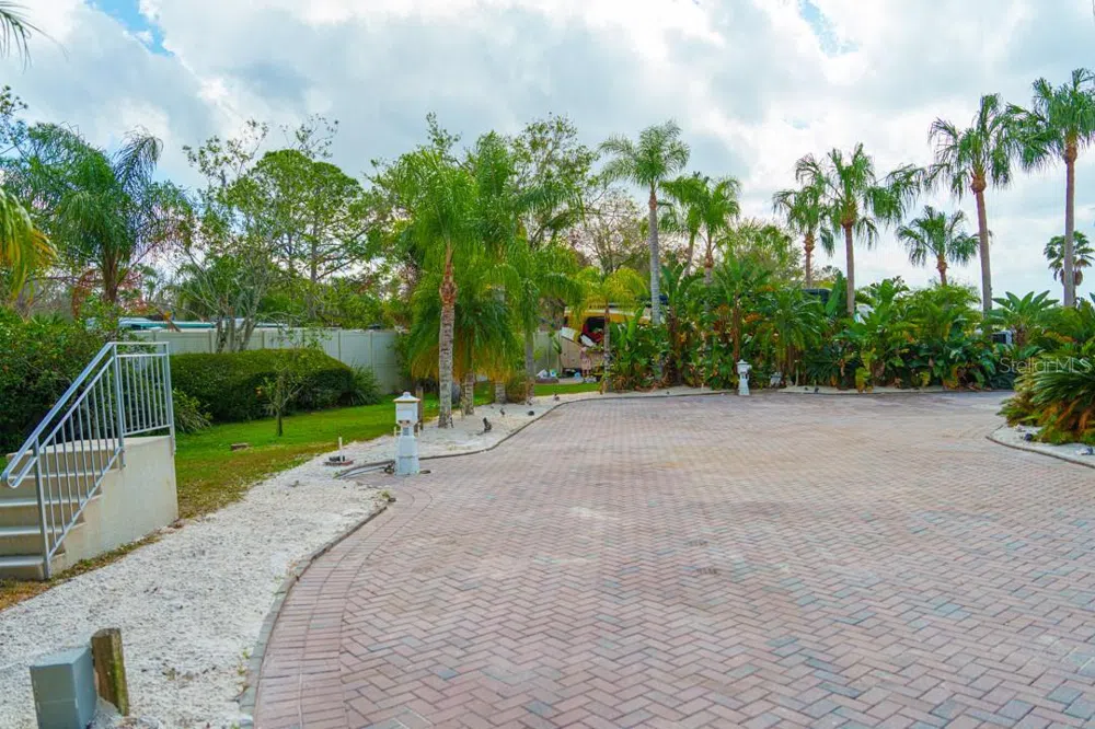 6861 AMANDA VISTA CIRCLE Land O Lakes, FL 34637