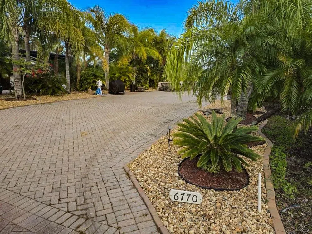 6770 AMANDA VISTA CIRCLE Land O Lakes, FL 34637