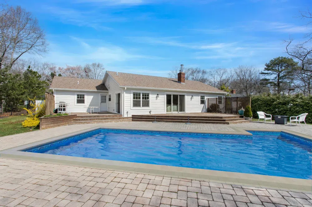 15 Birchwood Lane East Quogue, NY 11942