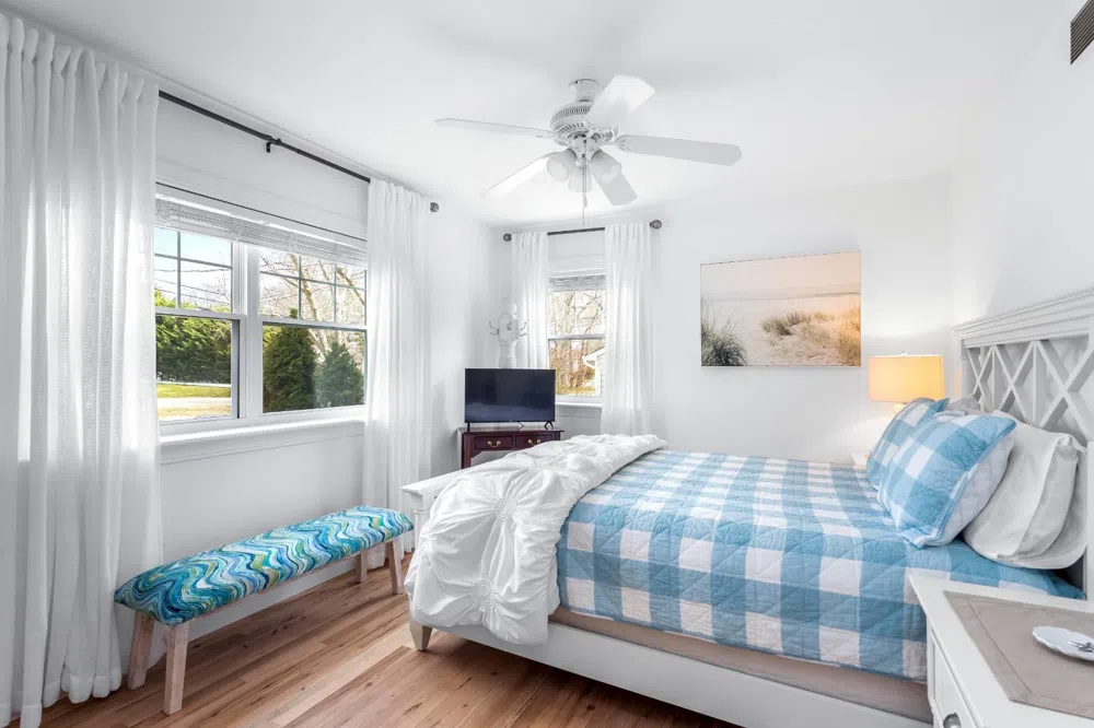 15 Birchwood Lane East Quogue, NY 11942