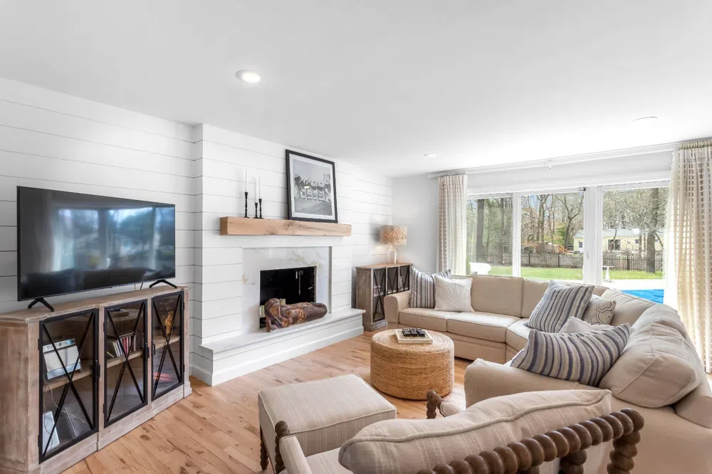 15 Birchwood Lane East Quogue, NY 11942