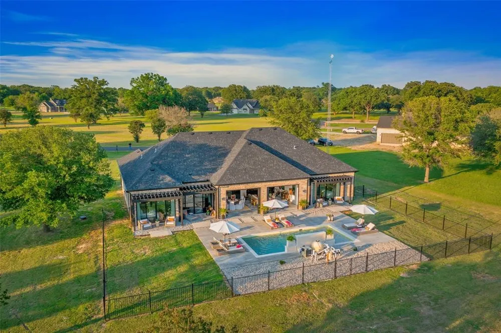 255 Private Road 5941 Emory, TX 75440
