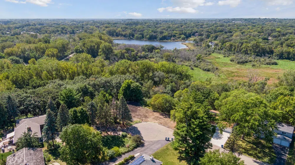 5038 Dominick Spur Hopkins, MN 55343