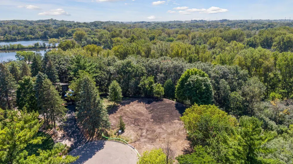 5038 Dominick Spur Hopkins, MN 55343