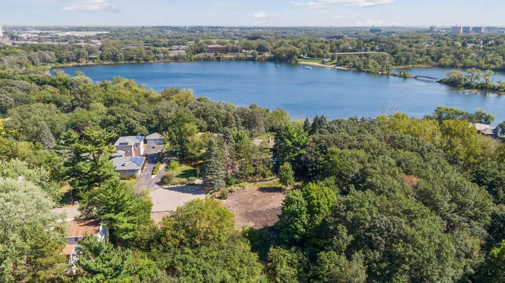 5038 Dominick Spur Hopkins, MN 55343