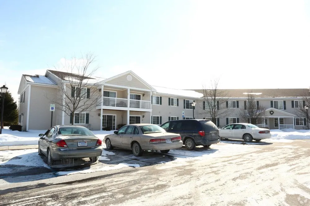 417 Maynard St Charlotte, MI 48813