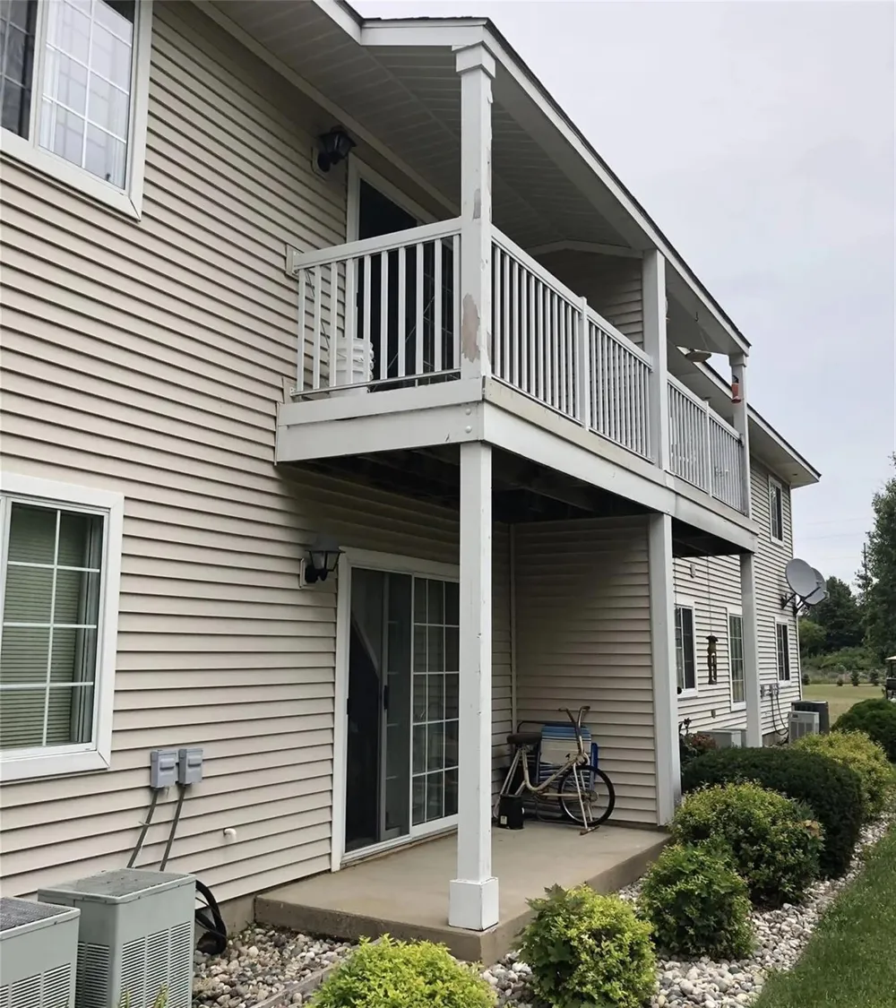 417 Maynard St Charlotte, MI 48813