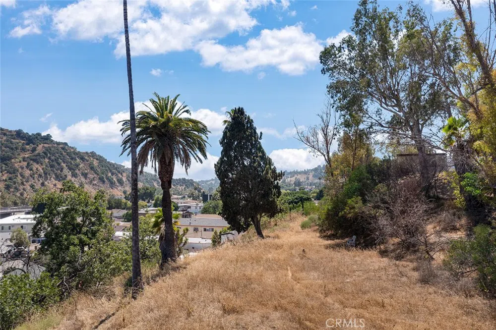 300 S Avenue 58 Highland Park, CA 90042