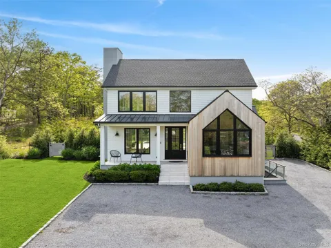 28 Canoe Place Road