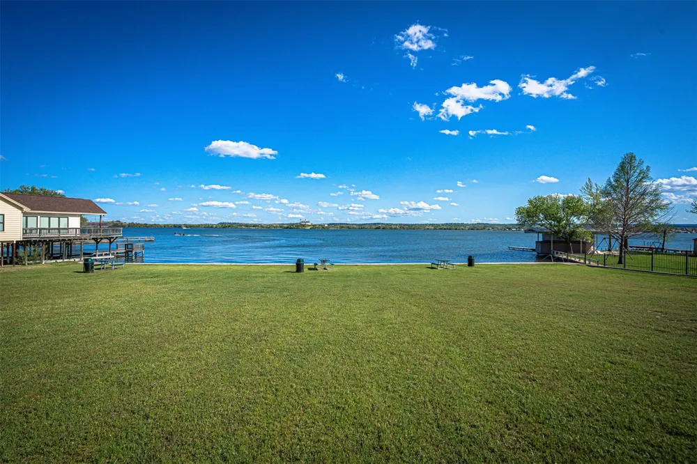 262 W Briarway Drive Granite Shoals, TX 78654