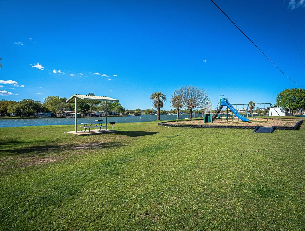 261 W Briarway Drive Granite Shoals, TX 78654