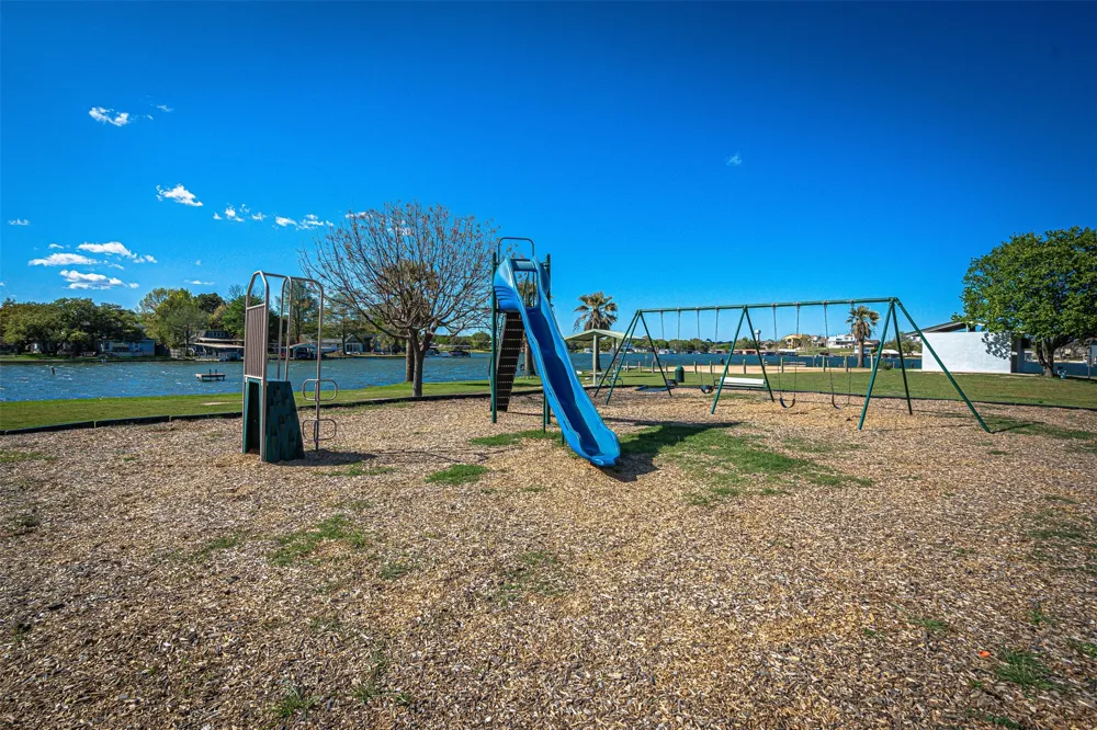 261 W Briarway Drive Granite Shoals, TX 78654