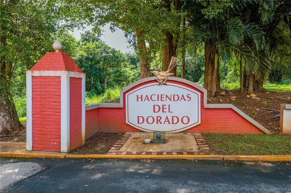 URB. HACIENDAS DEL DORADO CALLE GUAYACAN A30 Toa Alta, PR 00953