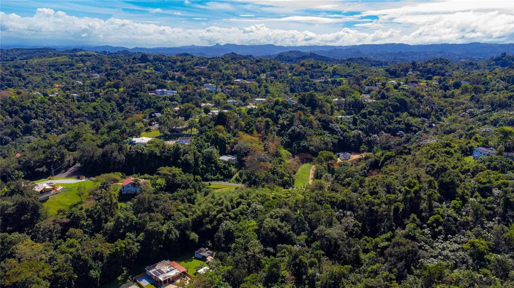 URB. HACIENDAS DEL DORADO CALLE GUAYACAN A30 Toa Alta, PR 00953