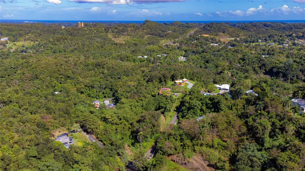 URB. HACIENDAS DEL DORADO CALLE GUAYACAN A30 Toa Alta, PR 00953