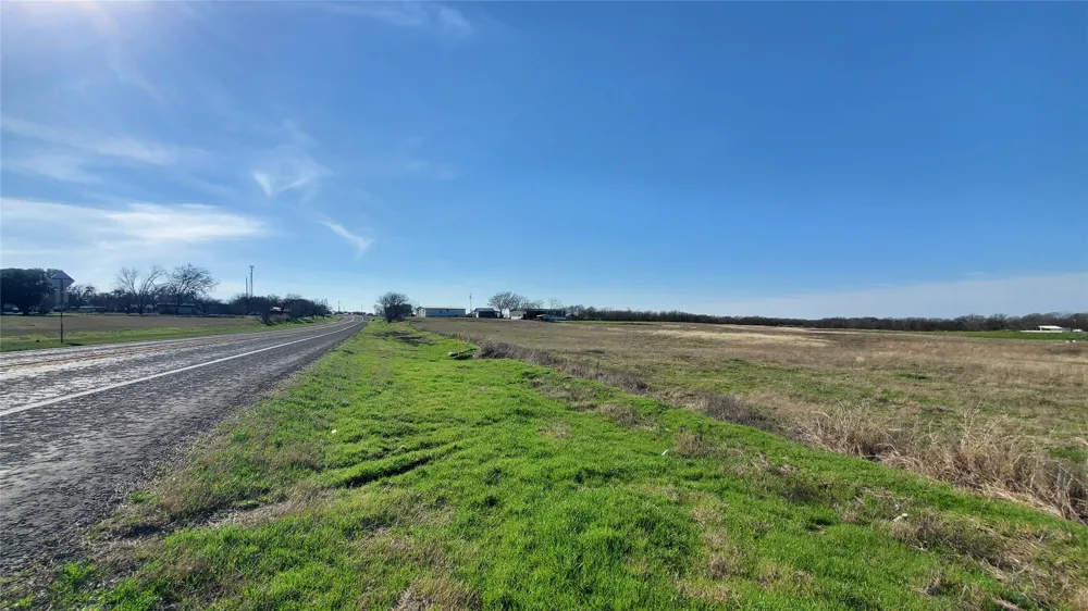 400 W HWY 22 Frost, TX 76641