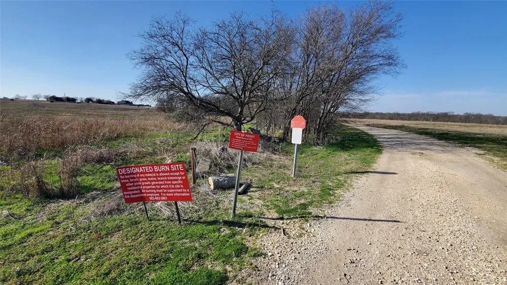 400 W HWY 22 Frost, TX 76641