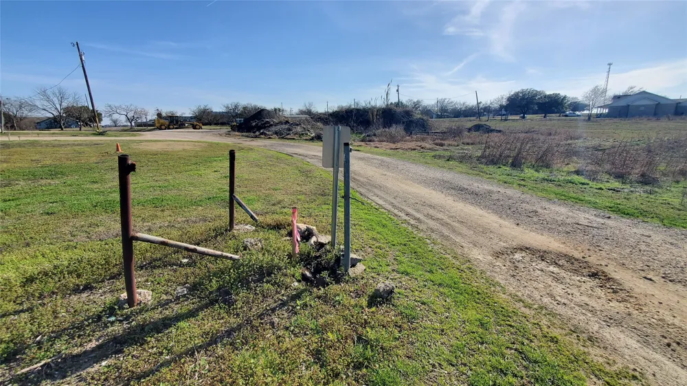 400 W HWY 22 Frost, TX 76641