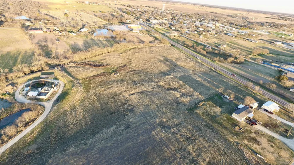 400 W HWY 22 Frost, TX 76641