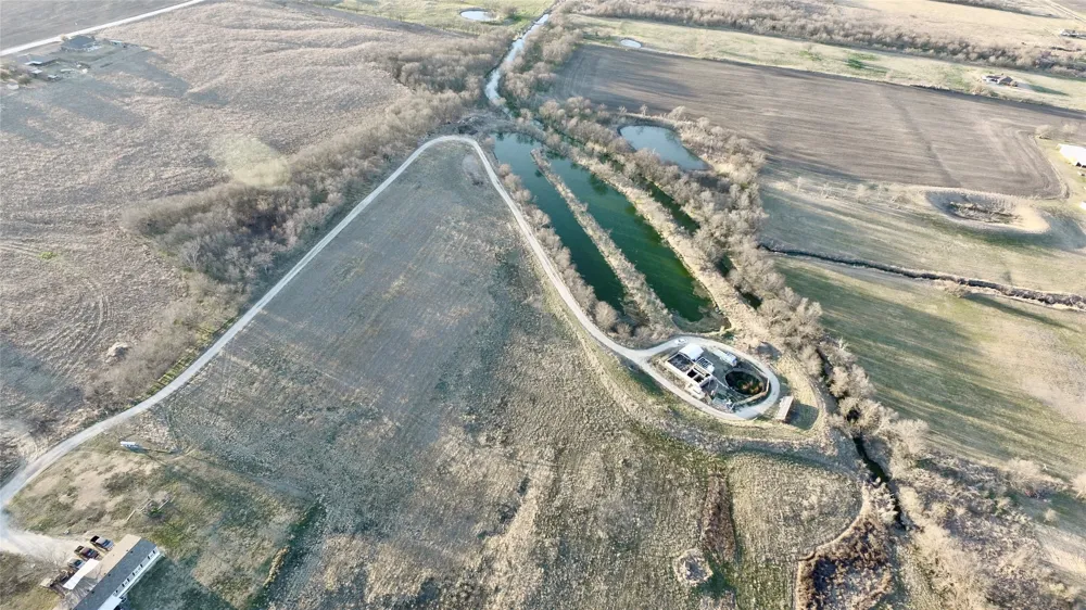 400 W HWY 22 Frost, TX 76641