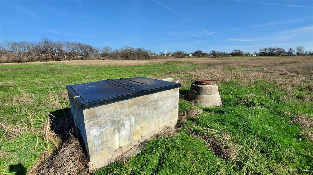 400 W HWY 22 Frost, TX 76641