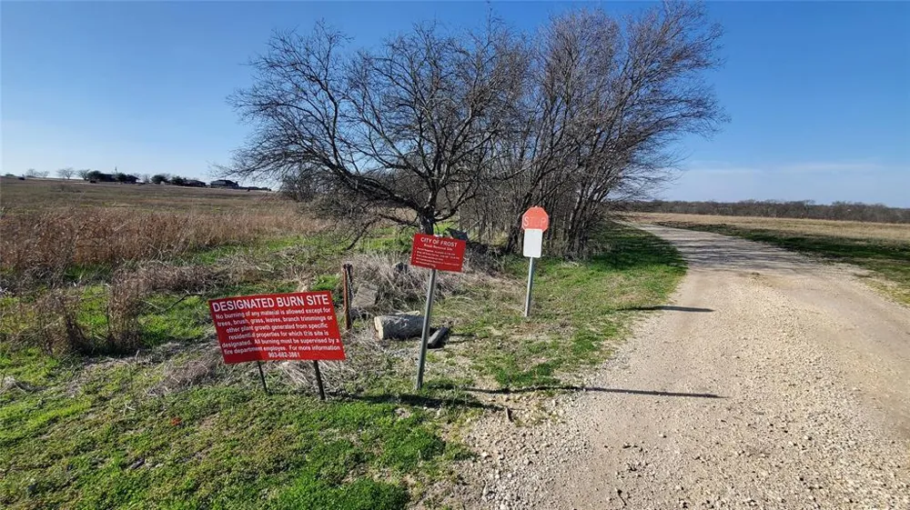 400 W HWY 22 Frost, TX 76641
