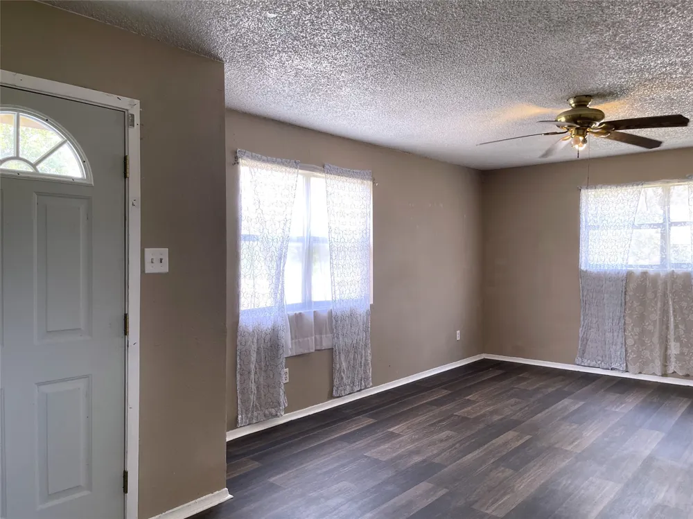 901 Washington Street Teague, TX 75860