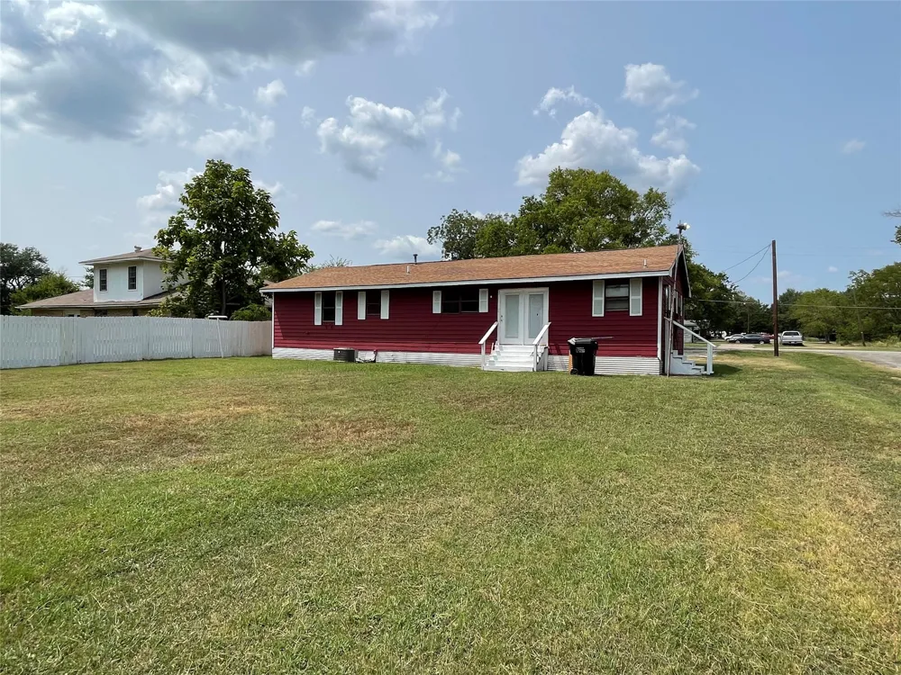 901 Washington Street Teague, TX 75860