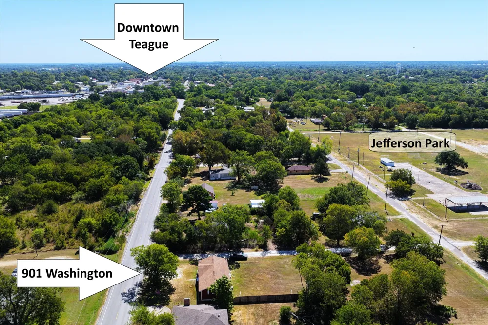 901 Washington Street Teague, TX 75860