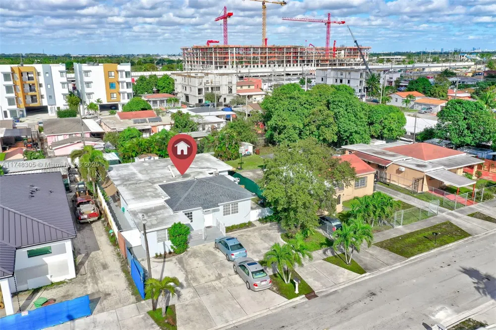 859 E 23rd St Hialeah, FL 33013