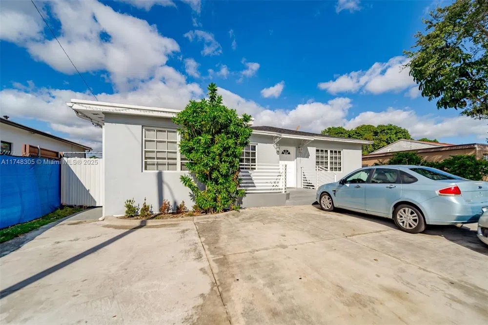 859 E 23rd St Hialeah, FL 33013