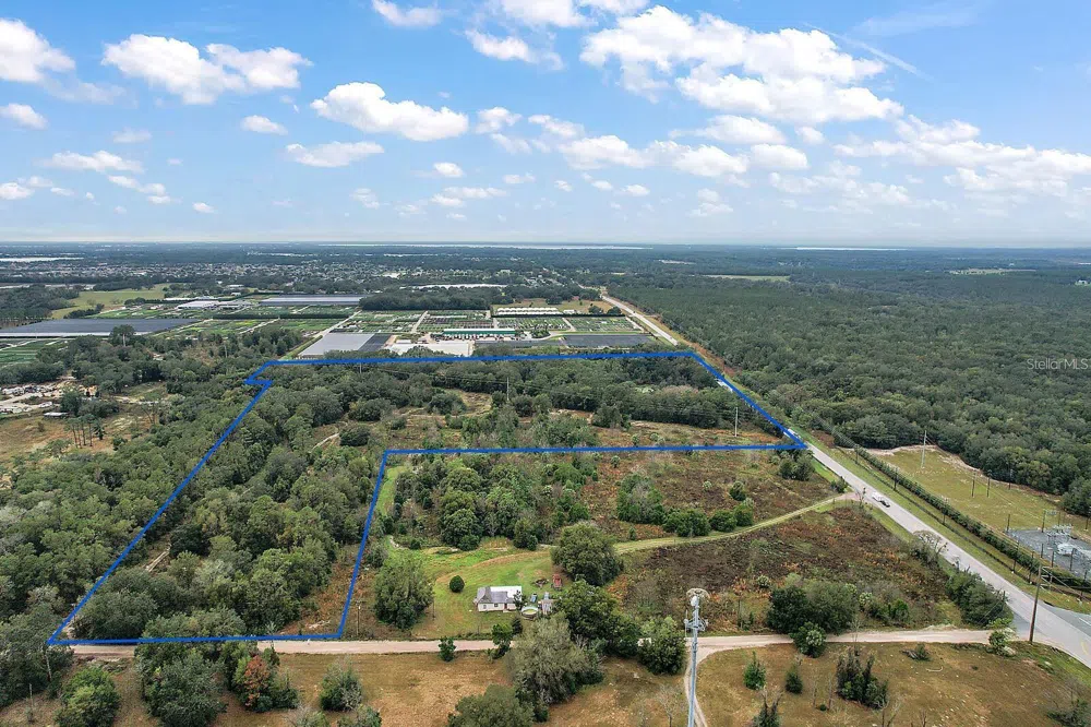 34305 RIORDAN ROAD Eustis, FL 32736